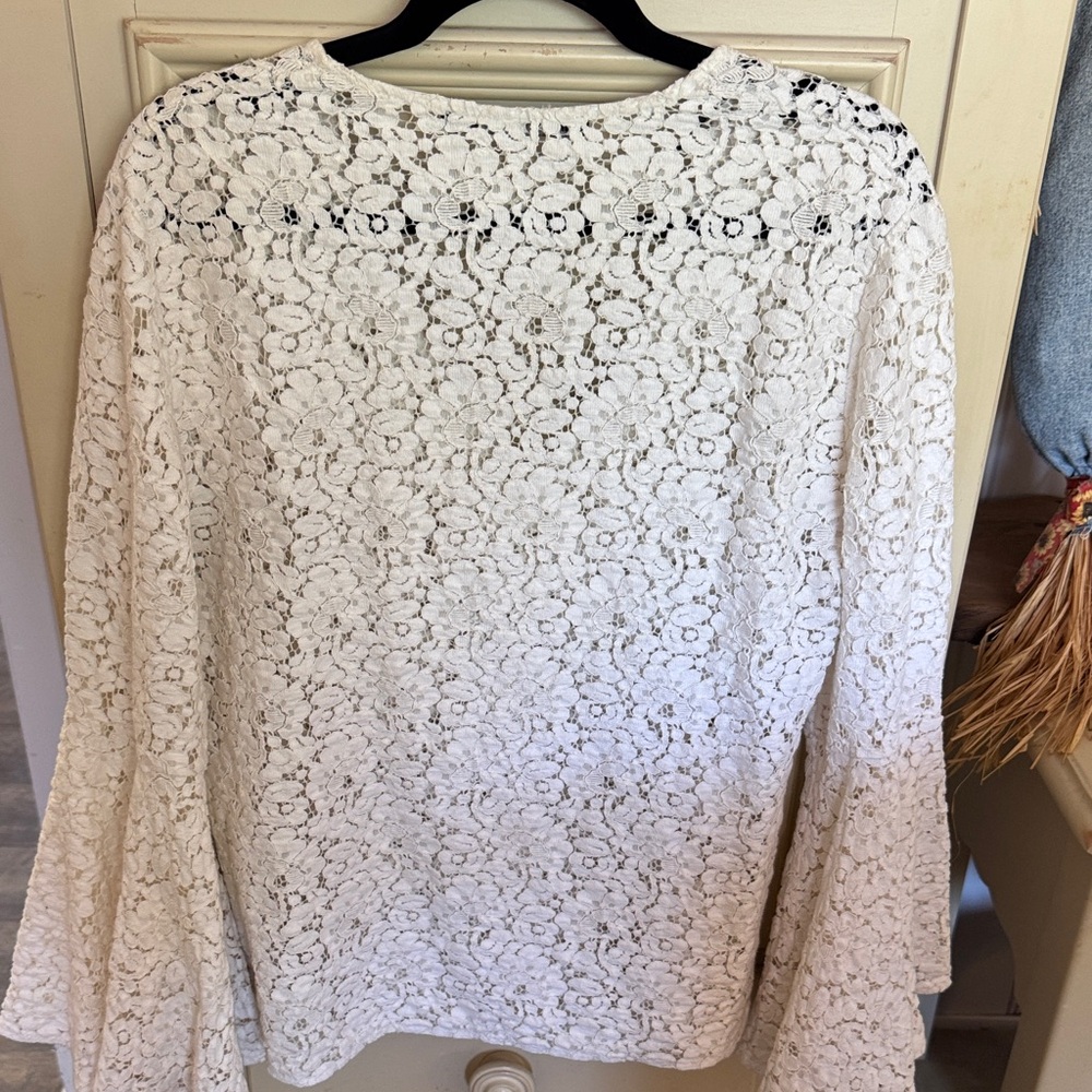 Zara Cream Floral Lace V-Neck Bell Sleeve Top - Picture 4 of 5